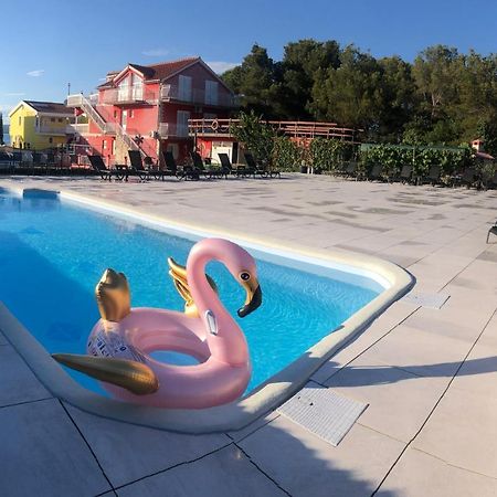Lipovac Resort Ficus Bilice Bagian luar foto