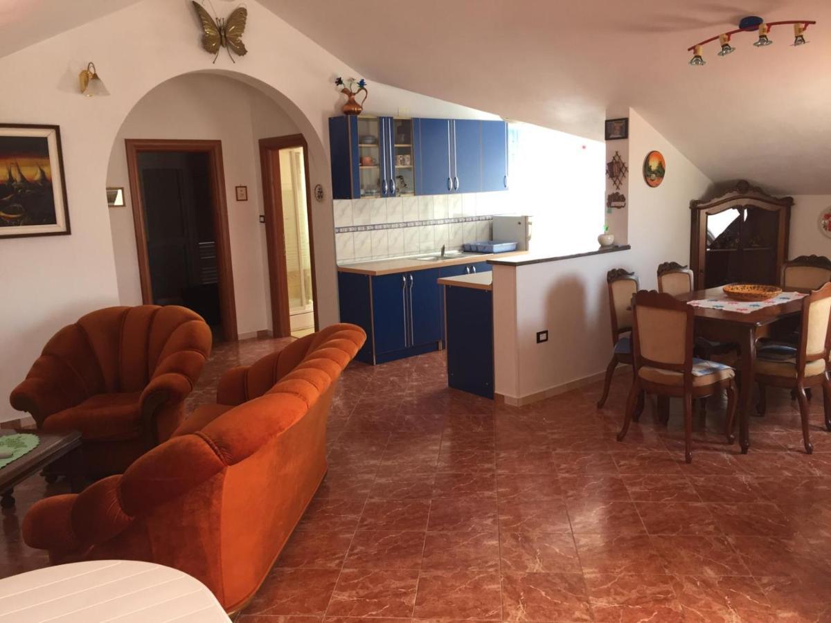 Lipovac Resort Ficus Bilice Bagian luar foto