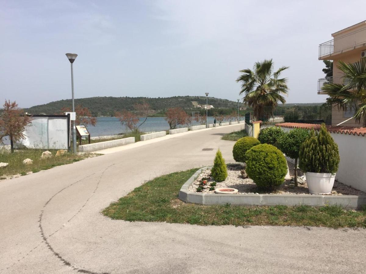 Lipovac Resort Ficus Bilice Bagian luar foto