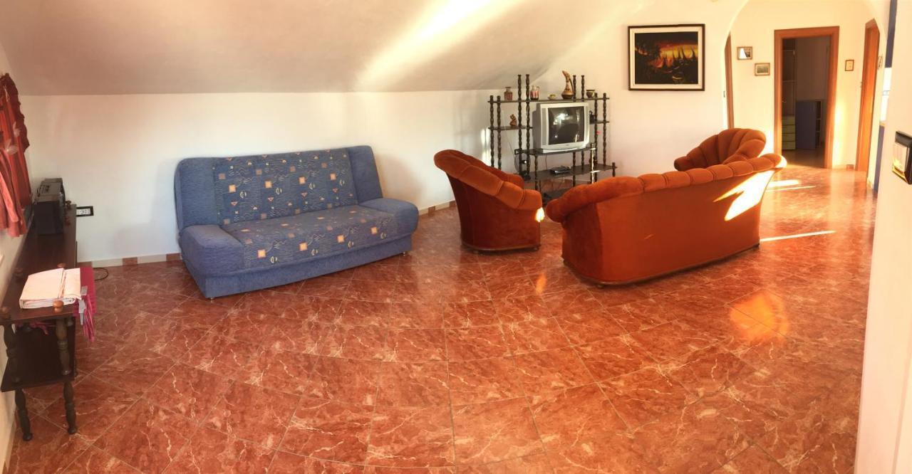 Lipovac Resort Ficus Bilice Bagian luar foto