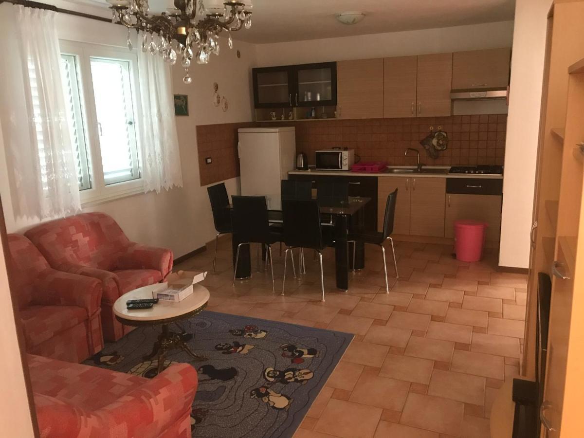 Lipovac Resort Ficus Bilice Bagian luar foto