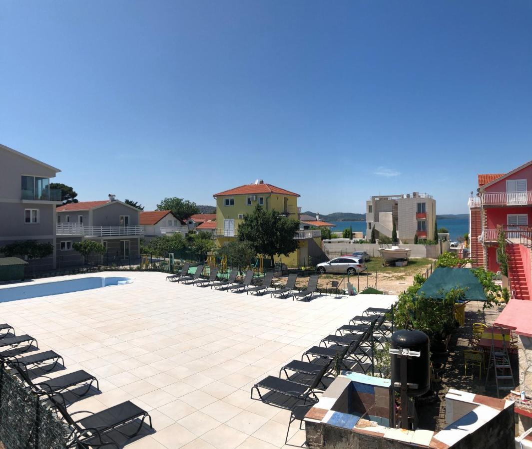 Lipovac Resort Ficus Bilice Bagian luar foto